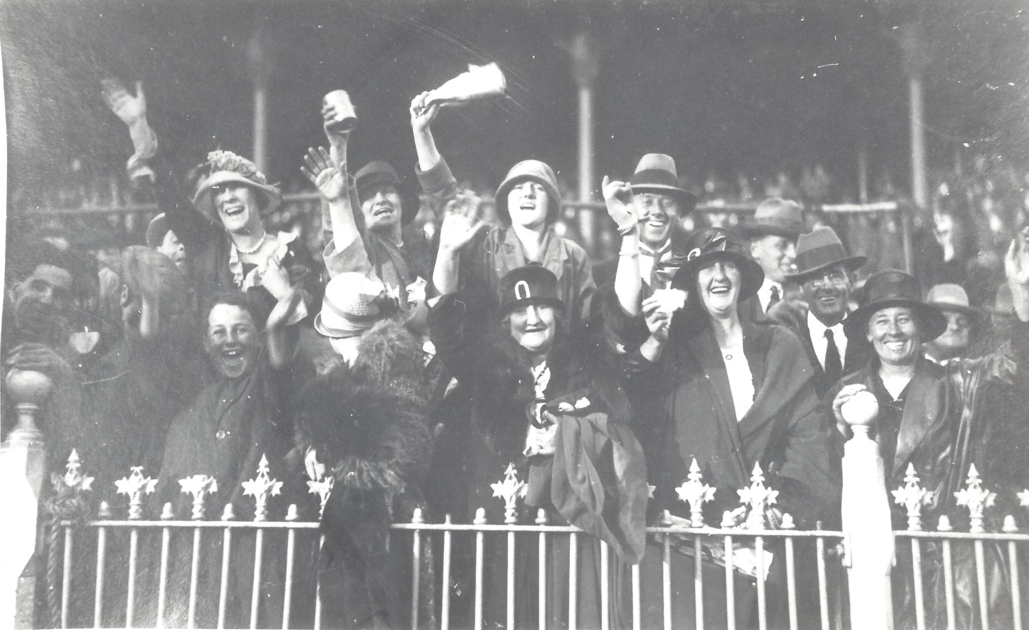 1925: Grand Final crowd, Geelong fans (image supplied courtesy of Bob Gartland)
