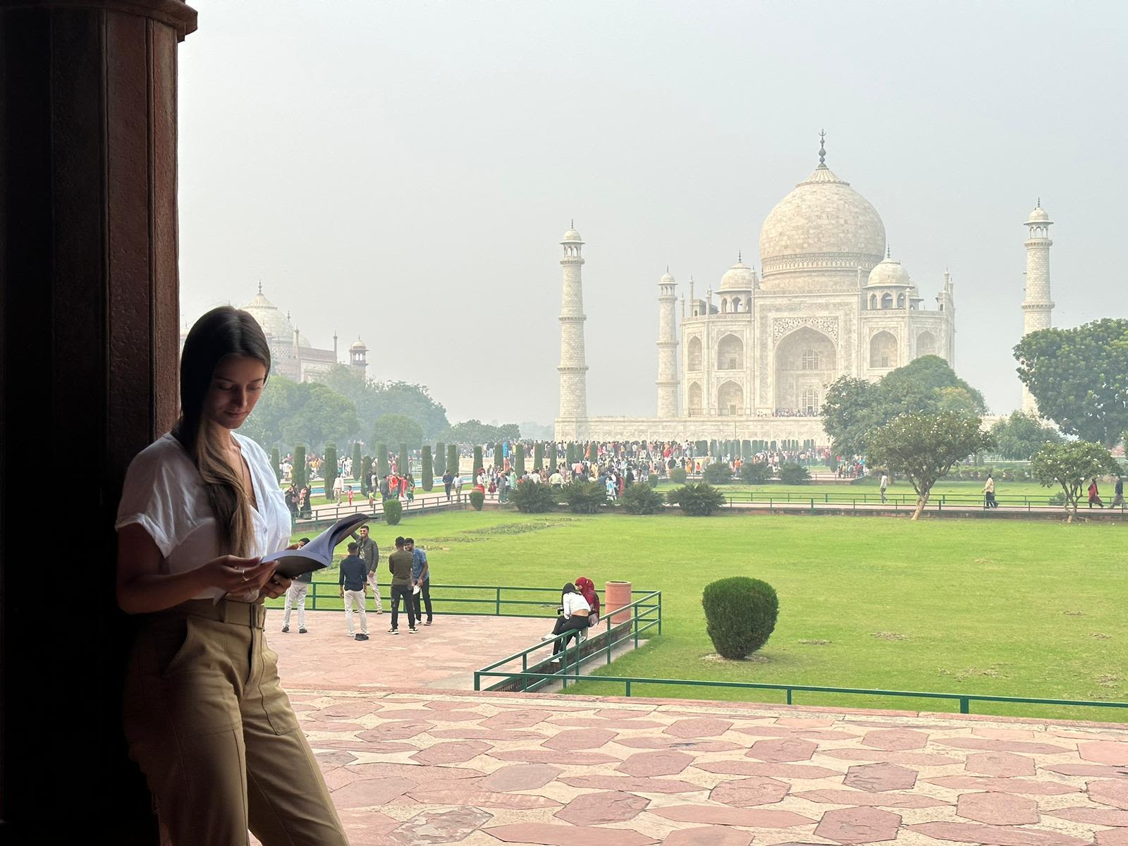 Lexie at the Taj Mahal. LICENSE EXPIRES: PERPETUAL - LICENSE BY: Ford Europe LICENSE SCOPE: A - Earned editorial, press releases, press kits. B - All non-broadcast digital and online media. C - All non-broadcast digital and online media, plus Retail and POS (showrooms, events etc). D - All print media (newspaper, magazine etc) REGION: Global COPYRIGHT AND IMAGE RIGHTS: This content is solely for editorial use and for providing individual users with information. Any storage in databases, or any distribution to third parties within the scope of commercial use, or for commercial use is permitted with written consent from Ford of Europe only.