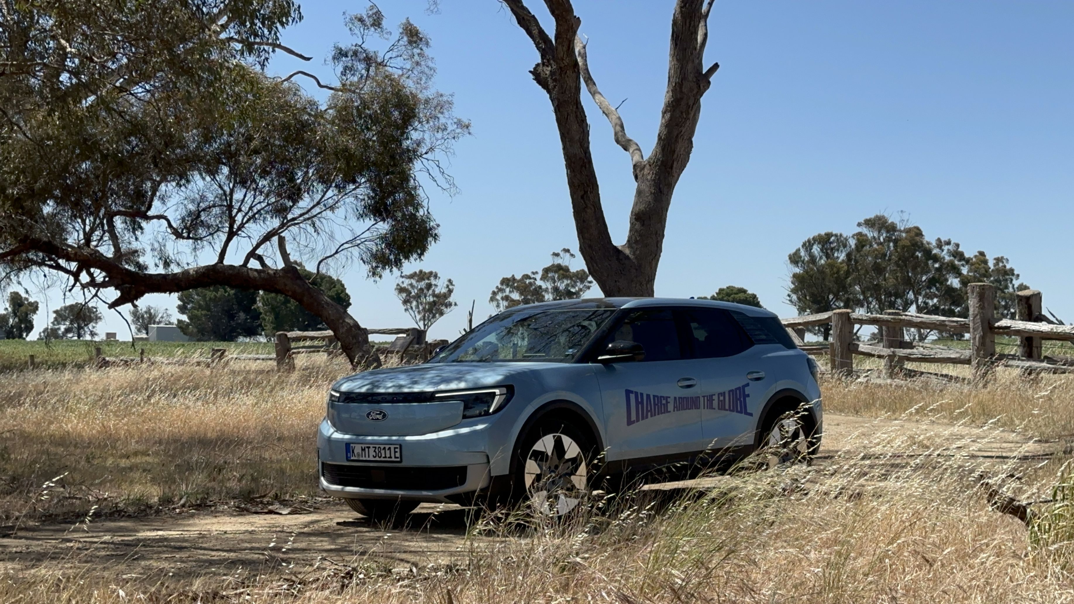 Charge Around The Globe: Explorer in Australia. LICENSE EXPIRES: PERPETUAL - LICENSE BY: Ford Europe LICENSE SCOPE: A - Earned editorial, press releases, press kits. B - All non-broadcast digital and online media. C - All non-broadcast digital and online media, plus Retail and POS (showrooms, events etc). D - All print media (newspaper, magazine etc) REGION: Global COPYRIGHT AND IMAGE RIGHTS: This content is solely for editorial use and for providing individual users with information. Any storage in databases, or any distribution to third parties within the scope of commercial use, or for commercial use is permitted with written consent from Ford of Europe only.