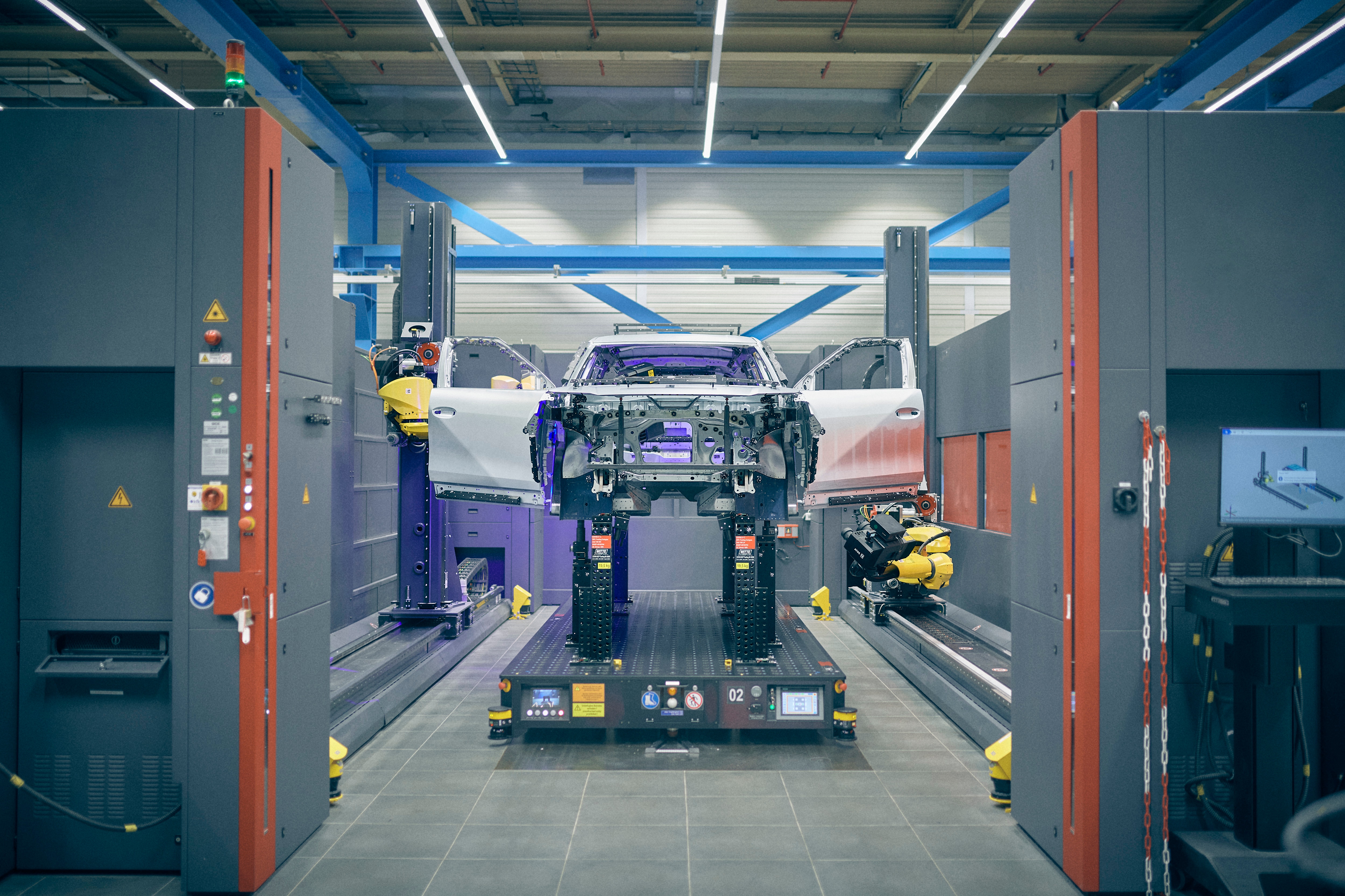 Ford has started mass production of the all-electric Explorer at its new Cologne Electric Vehicle Center, a key step in its push for sustainable, high-tech manufacturing in Europe License expires -------------------------- IN PERPETUITY License region -------------------------- GLOBAL License scope -------------------------- A - Earned editorial, press releases, press kits B - All non-broadcast digital and online media C - All non-broadcast digital and online media, plus Retail and POS (showrooms, events etc) D - All print media (newspaper, magazine etc) Copyright and image rights -------------------------- This content is solely for editorial use and for providing individual users with information. Any storage in databases, or any distribution to third parties within the scope of commercial use, or for commercial use is permitted with written consent from Ford of Britain C&PA only.