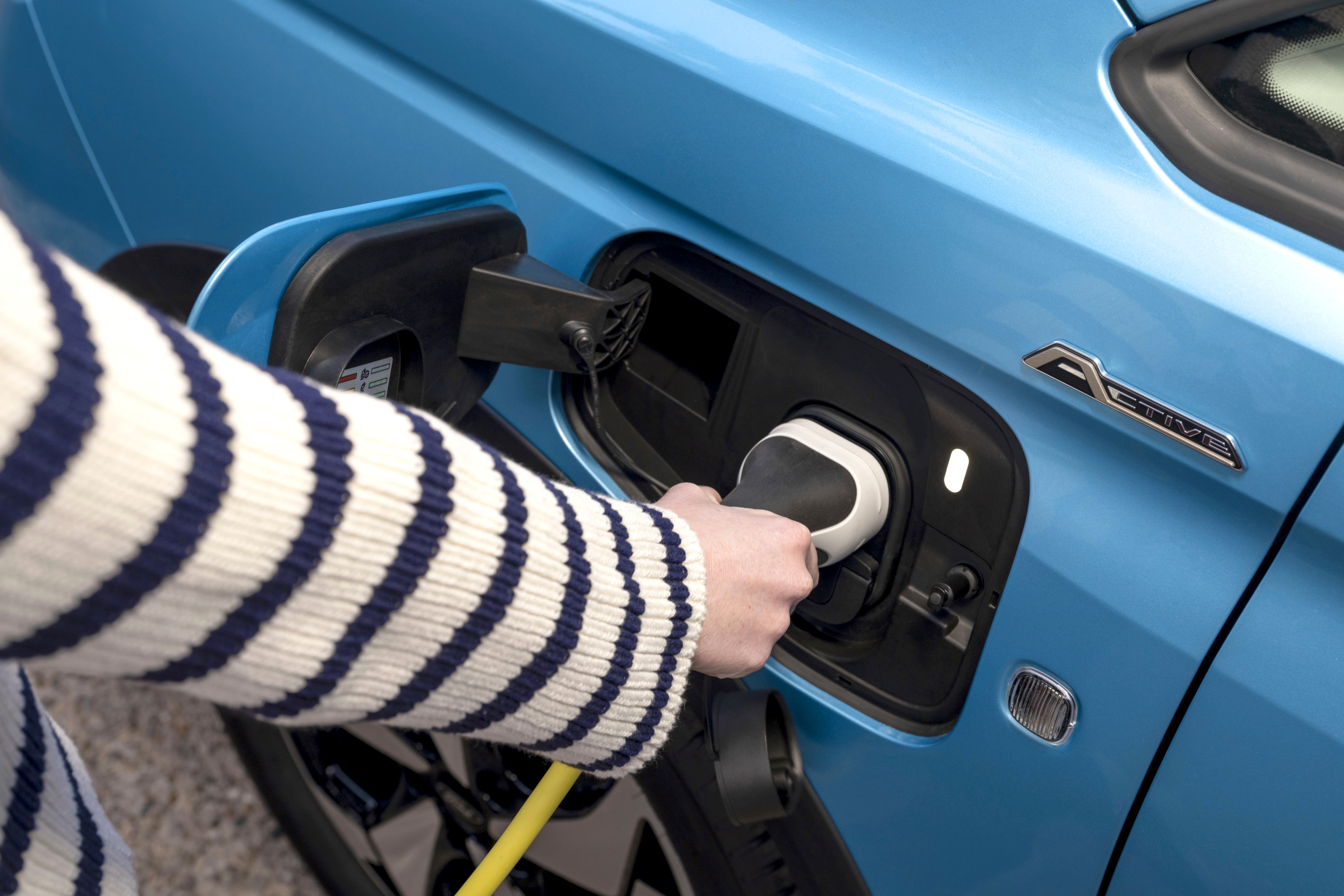 Ford introduces a plug-in hybrid Tourneo Connect with 110 km of electric range and smart drive modes for versatility LICENSE EXPIRES: 19.03.2027 - LICENSE BY: Stu Price / SP TV Ltd LICENSE SCOPE: A - Earned editorial, press releases, press kits. B - All non-broadcast digital and online media. C - All non-broadcast digital and online media, plus Retail and POS (showrooms, events etc). REGION: Europe. COPYRIGHT AND IMAGE RIGHTS: This content is solely for editorial use and for providing individual users with information. Any storage in databases, or any distribution to third parties within the scope of commercial use, or for commercial use is permitted with written consent from Ford of Europe only.
