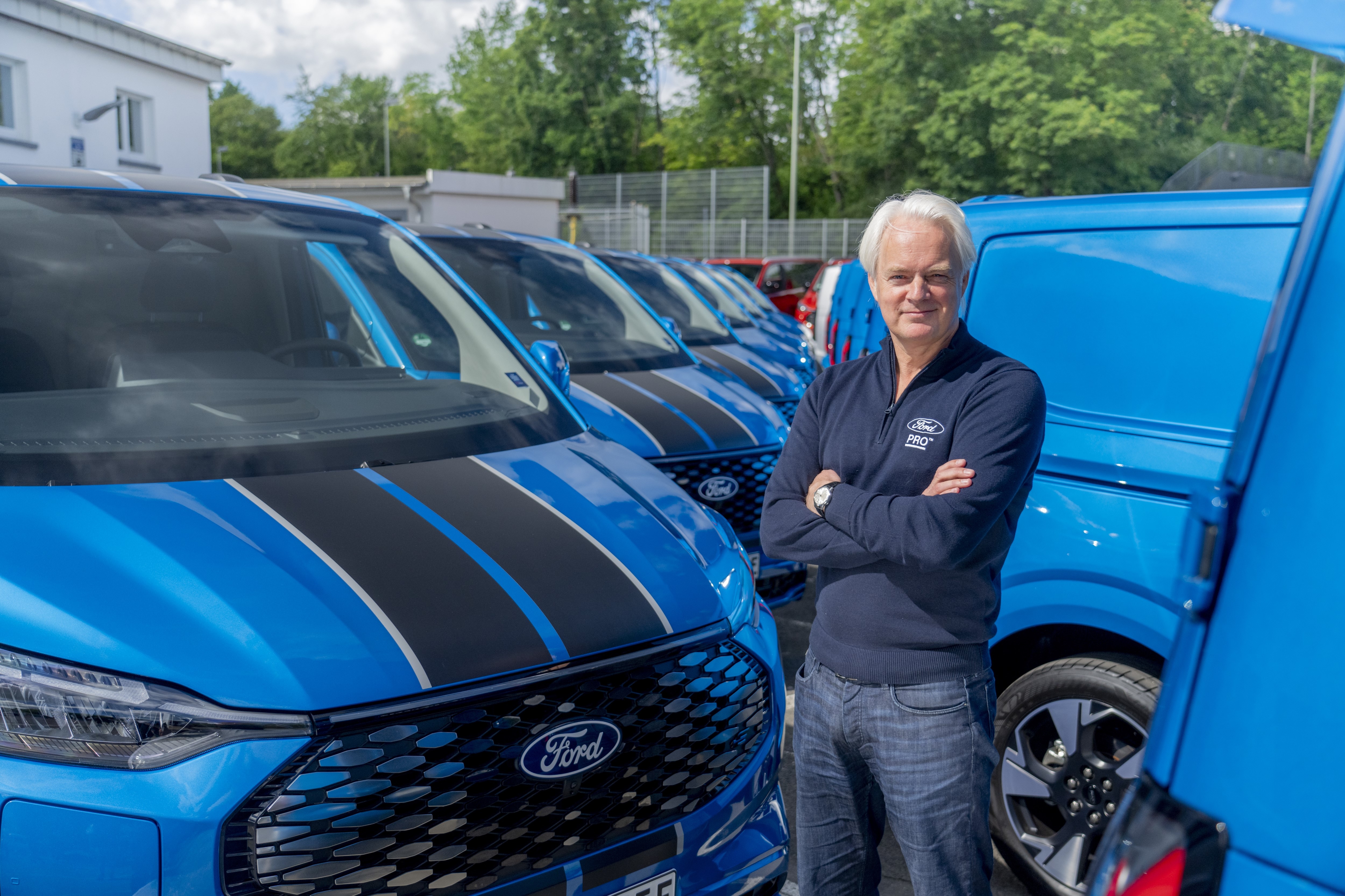 Plumbers, Florists and Bakers Could Drive EV Adoption to Next Level. LICENSE BY: Stu Price EXPIRY DATE Perpetuity REGION: Europe SCOPE: - Earned editorial, press releases, press kits - All non-broadcast digital and online media