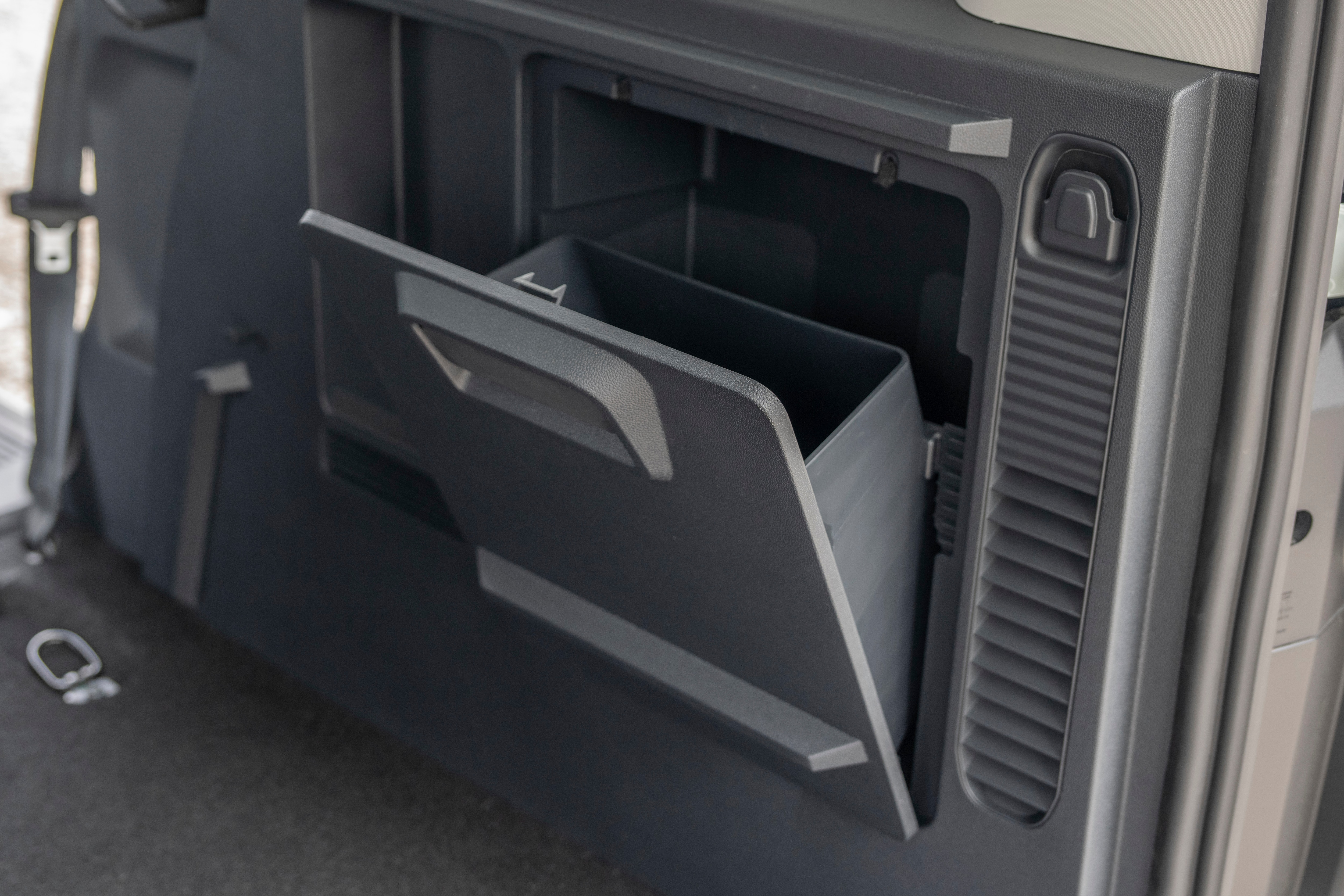 Stylish, Spacious E-Tourneo Courier Expands Electric Vehicle Roll Out. LICENSE EXPIRES: 8th October 2027 - LICENSE BY: Stuart Price LICENSE SCOPE: A - Earned editorial, press releases, press kits. B - All non-broadcast digital and online media. C - All non-broadcast digital and online media, plus Retail and POS (showrooms, events etc). D - All print media (newspaper, magazine etc) REGION: Europe COPYRIGHT AND IMAGE RIGHTS: This content is solely for editorial use and for providing individual users with information. Any storage in databases, or any distribution to third parties within the scope of commercial use, or for commercial use is permitted with written consent from Ford of Europe only.
