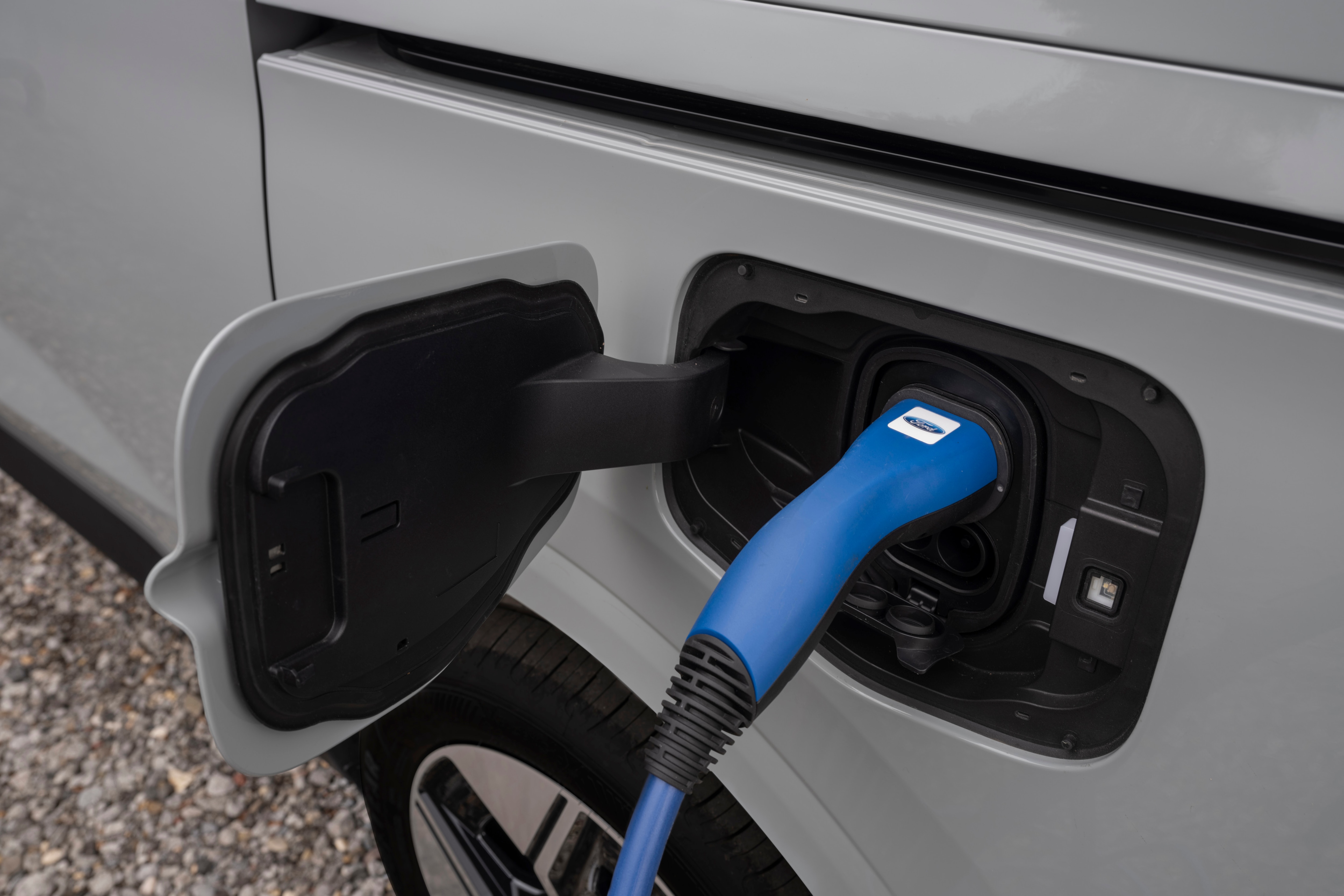 Stylish, Spacious E-Tourneo Courier Expands Electric Vehicle Roll Out. LICENSE EXPIRES: 8th October 2027 - LICENSE BY: Stuart Price LICENSE SCOPE: A - Earned editorial, press releases, press kits. B - All non-broadcast digital and online media. C - All non-broadcast digital and online media, plus Retail and POS (showrooms, events etc). D - All print media (newspaper, magazine etc) REGION: Europe COPYRIGHT AND IMAGE RIGHTS: This content is solely for editorial use and for providing individual users with information. Any storage in databases, or any distribution to third parties within the scope of commercial use, or for commercial use is permitted with written consent from Ford of Europe only.