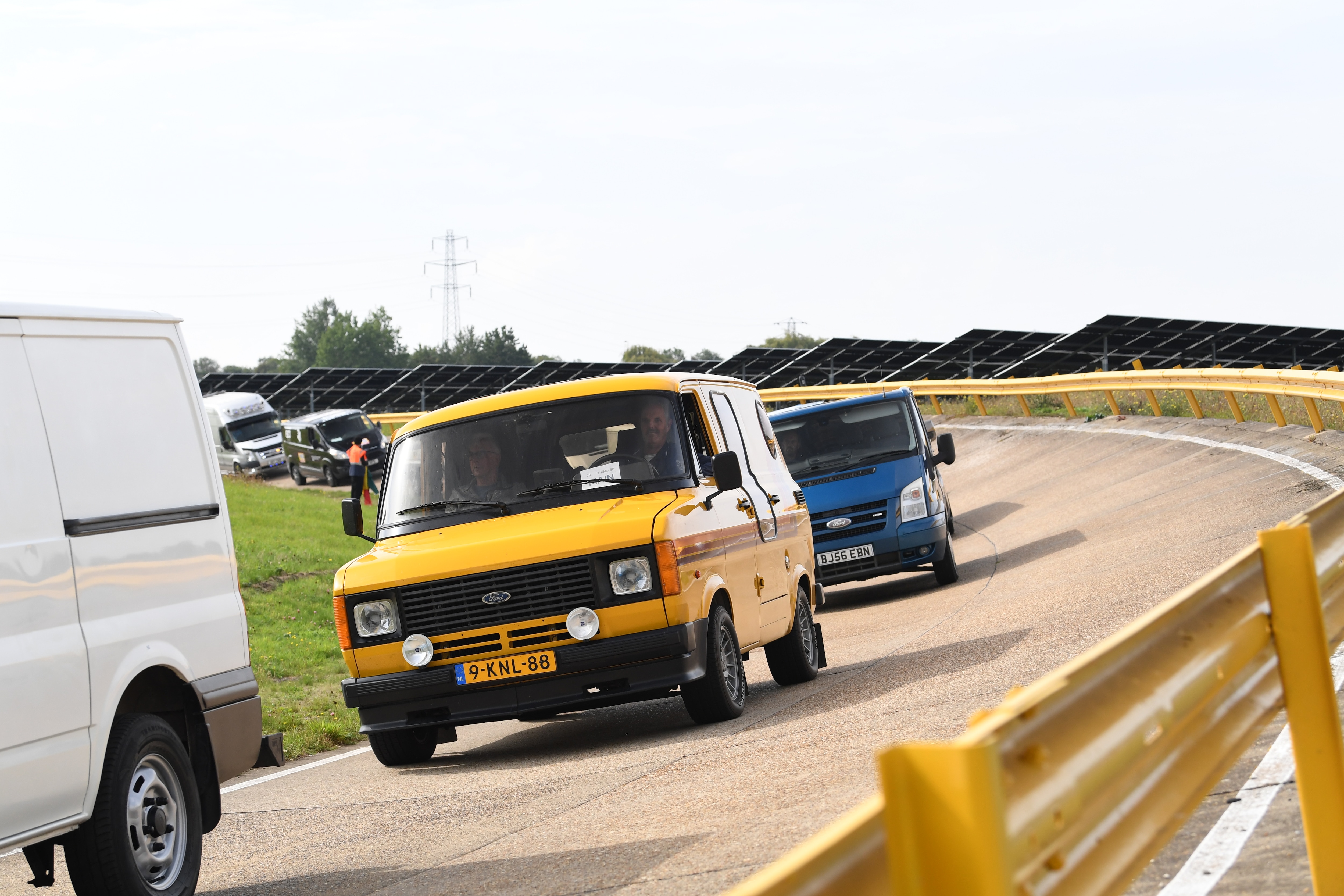 Ford Transit Mk2. Ford's historic Transit convoy set a new GUINNESS WORLD RECORDS title for the Largest Parade of Vans. License valid for earned editorial, press releases, press kits. All non-broadcast digital and online media Region: Global. This content is solely for editorial use and for providing individual users with information. Any storage in databases, or any distribution to third parties within the scope of commercial use, or for commercial use is permitted with written consent from Ford in Europe GmbH only.