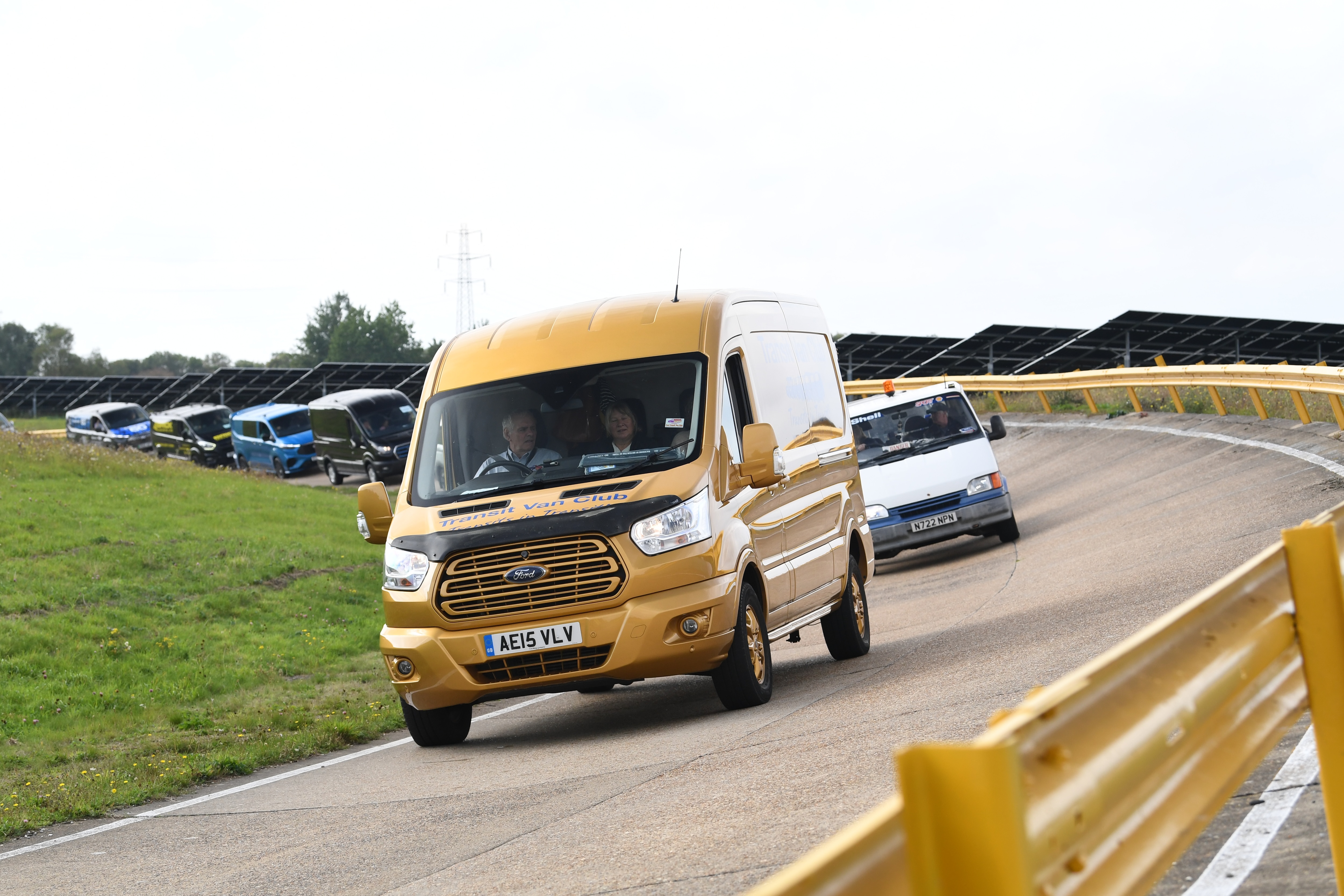 2015 Ford Transit in 50th anniversary gold colour scheme. Ford's historic Transit convoy set a new GUINNESS WORLD RECORDS title for the Largest Parade of Vans. License valid for earned editorial, press releases, press kits. All non-broadcast digital and online media Region: Global. This content is solely for editorial use and for providing individual users with information. Any storage in databases, or any distribution to third parties within the scope of commercial use, or for commercial use is permitted with written consent from Ford in Europe GmbH only.