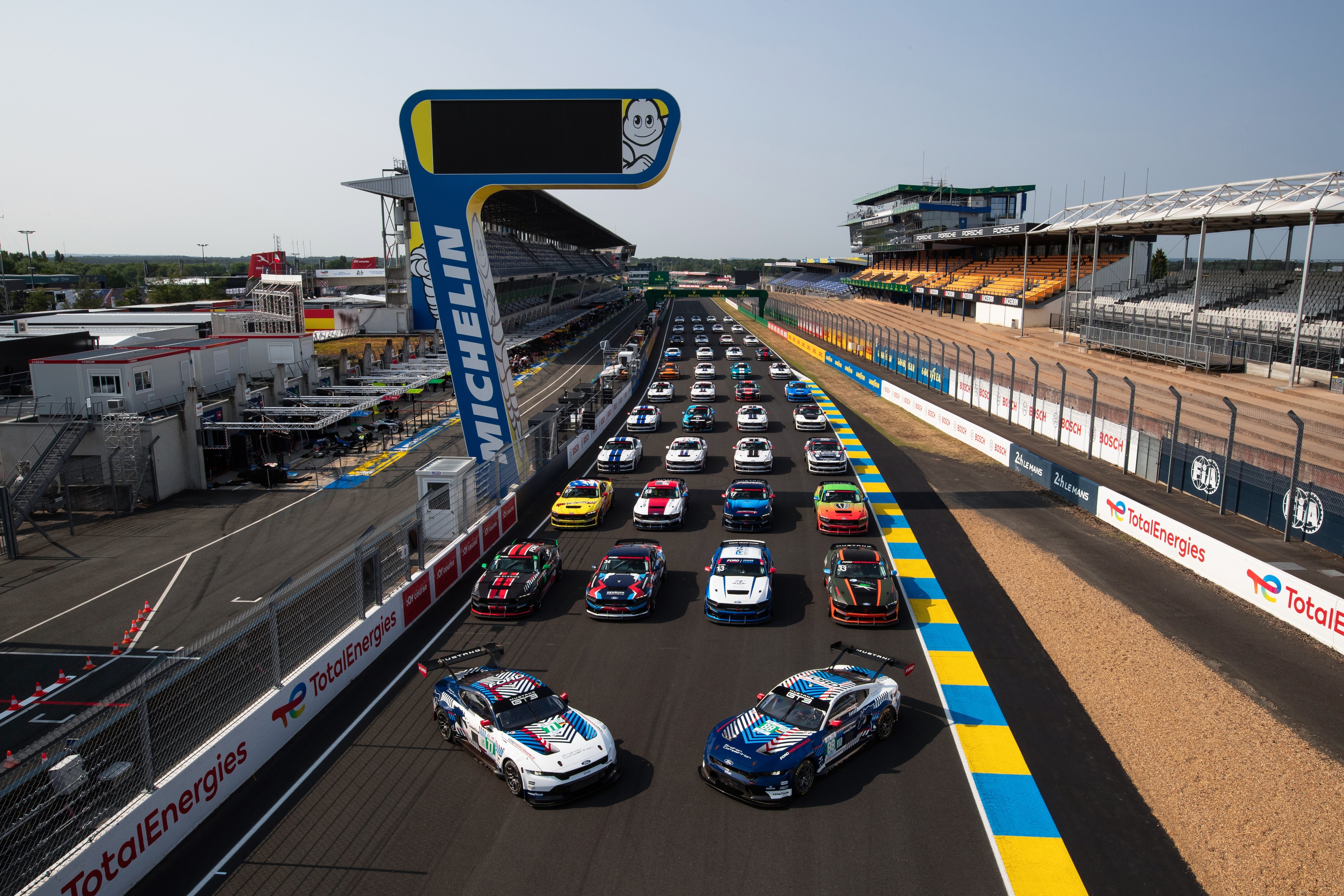 On the grid at the FIA World Endurance Championship 24 Hours of Le Mans. License valid for earned editorial, press releases, press kits. All non-broadcast digital and online media Region: Global. This content is solely for editorial use and for providing individual users with information. Any storage in databases, or any distribution to third parties within the scope of commercial use, or for commercial use is permitted with written consent from Ford in Europe GmbH only.