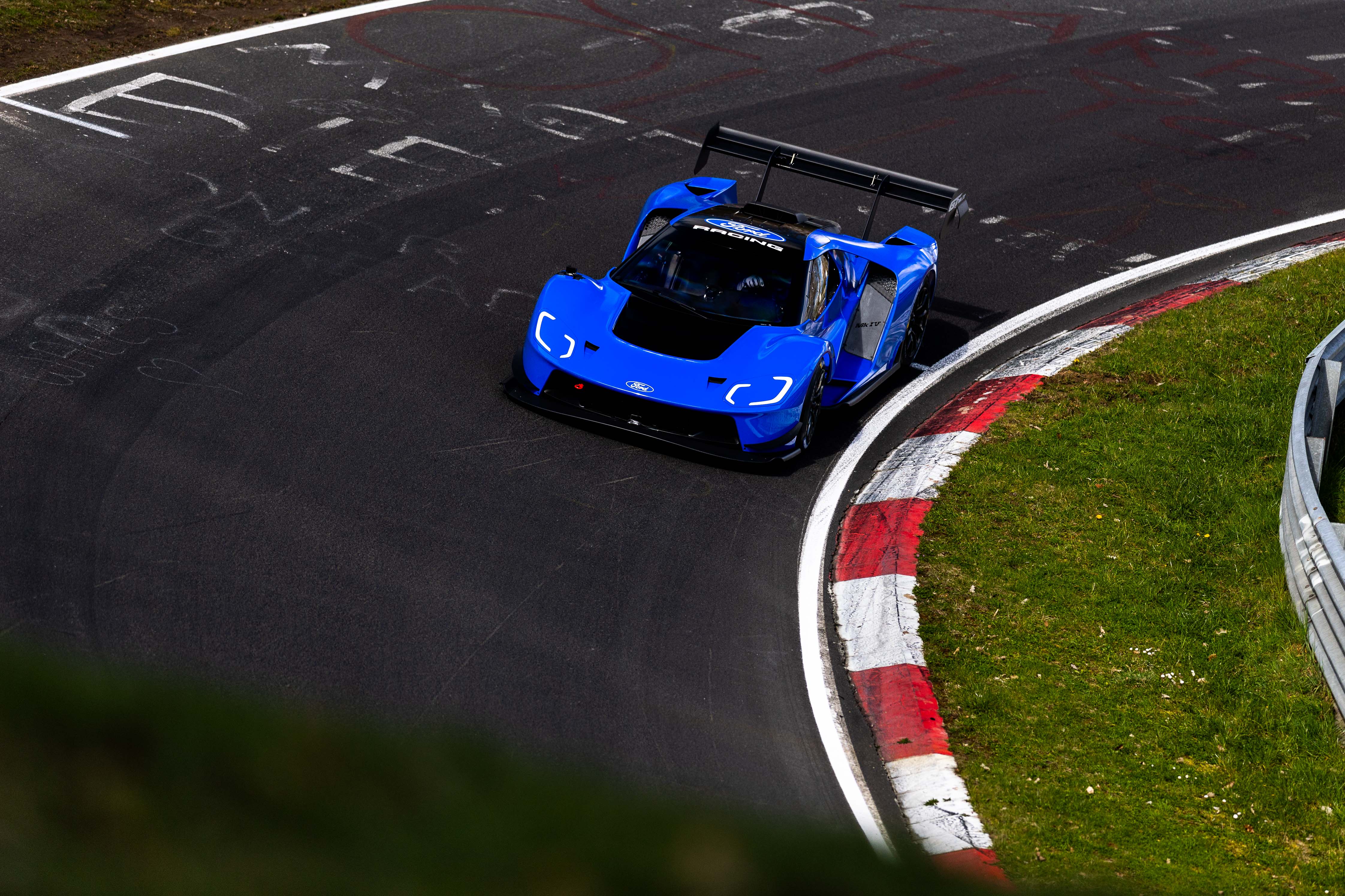 The Ford GT Mk IV driven by Frédéric Vervisch lapped the Nürburgring Nordschleife in 6:15.977 — setting a new record as the fastest American OEM. License valid for earned editorial, press releases, press kits. All non-broadcast digital and online media Region: Global. This content is solely for editorial use and for providing individual users with information. Any storage in databases, or any distribution to third parties within the scope of commercial use, or for commercial use is permitted with written consent from Ford in Europe GmbH only.