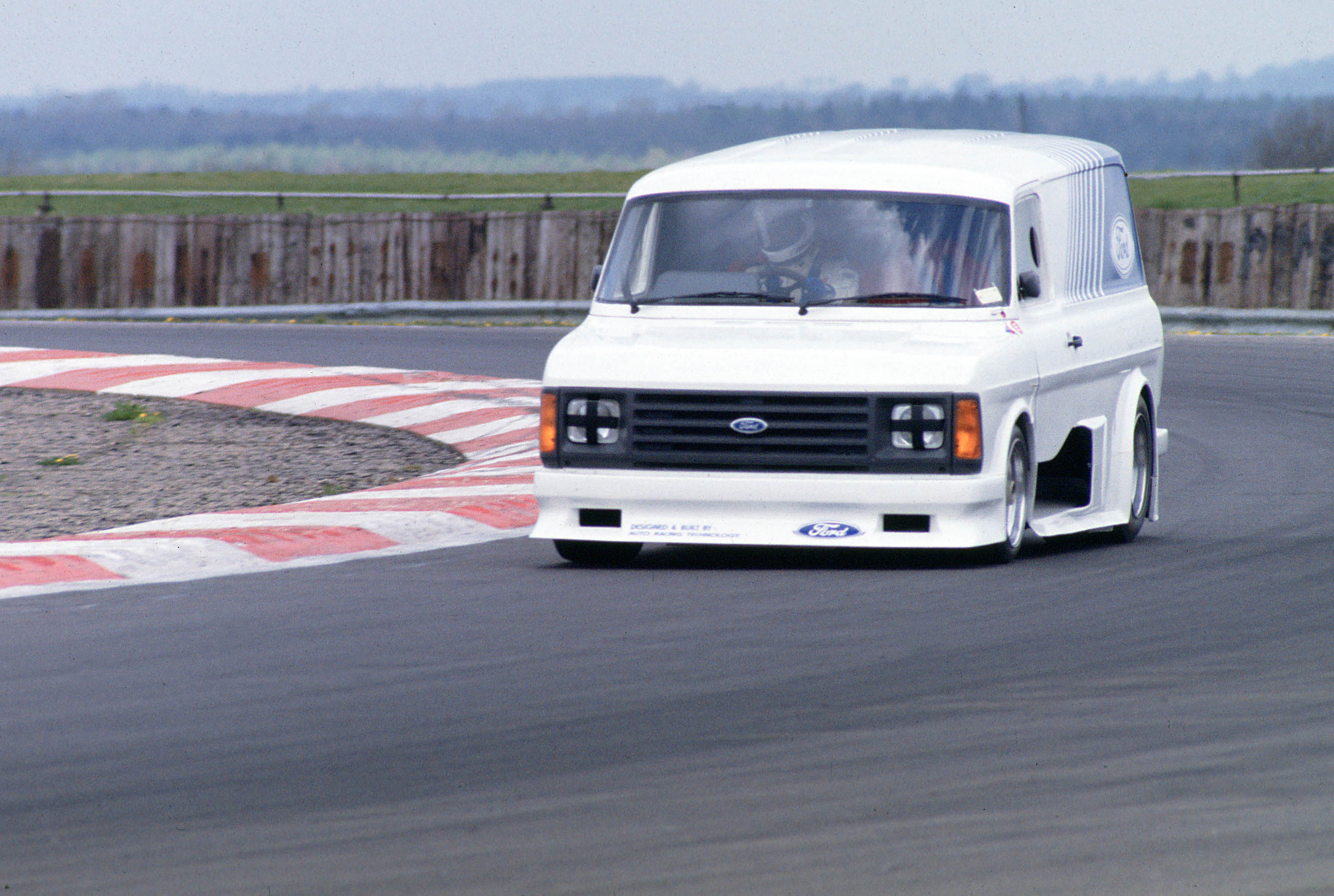 SuperVan 2. License valid for earned editorial, press releases, press kits. All non-broadcast digital and online media Region: Global. This content is solely for editorial use and for providing individual users with information. Any storage in databases, or any distribution to third parties within the scope of commercial use, or for commercial use is permitted with written consent from Ford in Europe GmbH only.