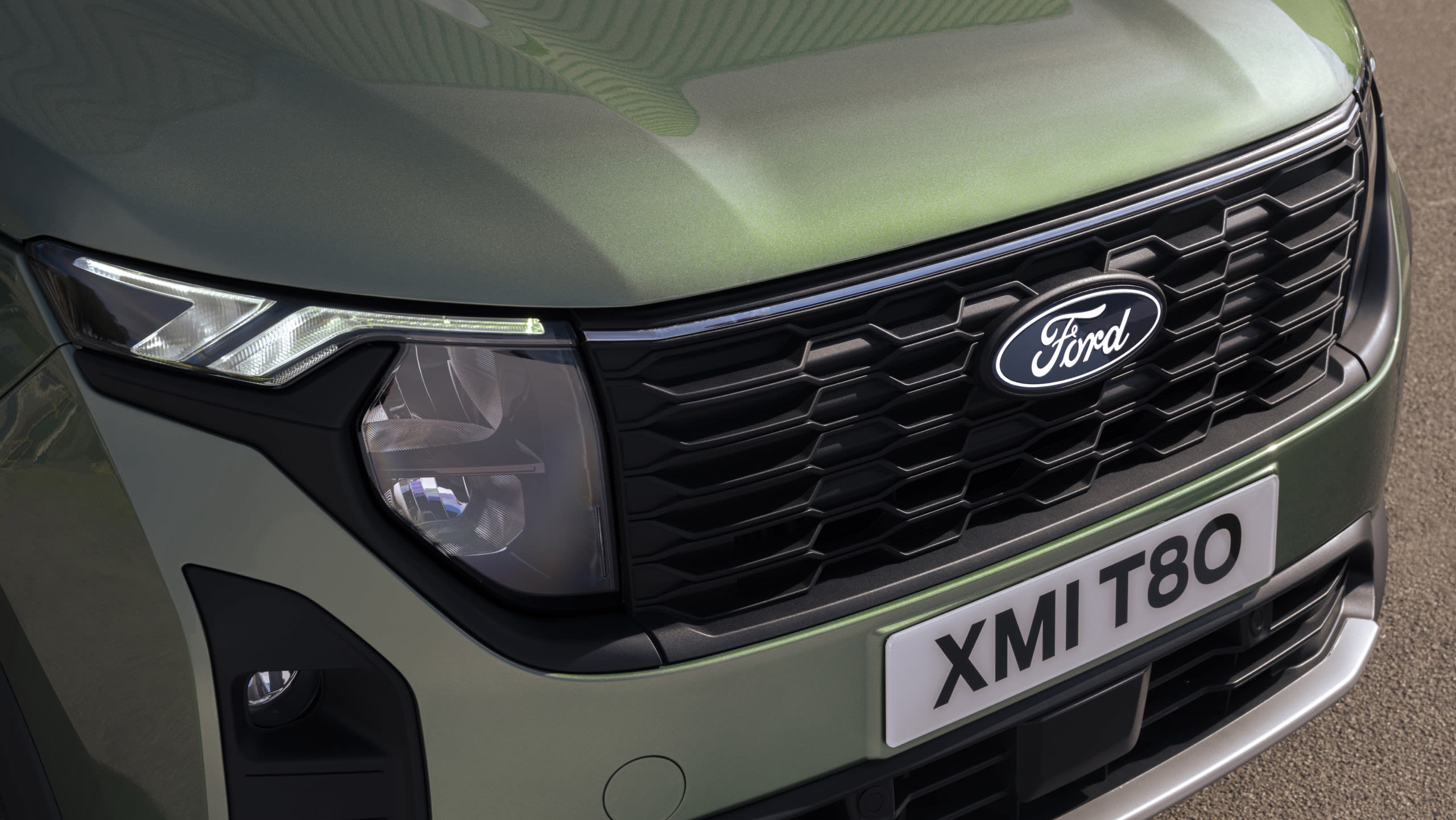 Bold grille and headlight design. License valid until 15th May 2026 for earned editorial, press releases and press kits in Europe only. This content is solely for editorial use and for providing individual users with information. Any storage in databases, or any distribution to third parties within the scope of commercial use, or for commercial use is permitted with written consent from Ford in Europe GmbH only.