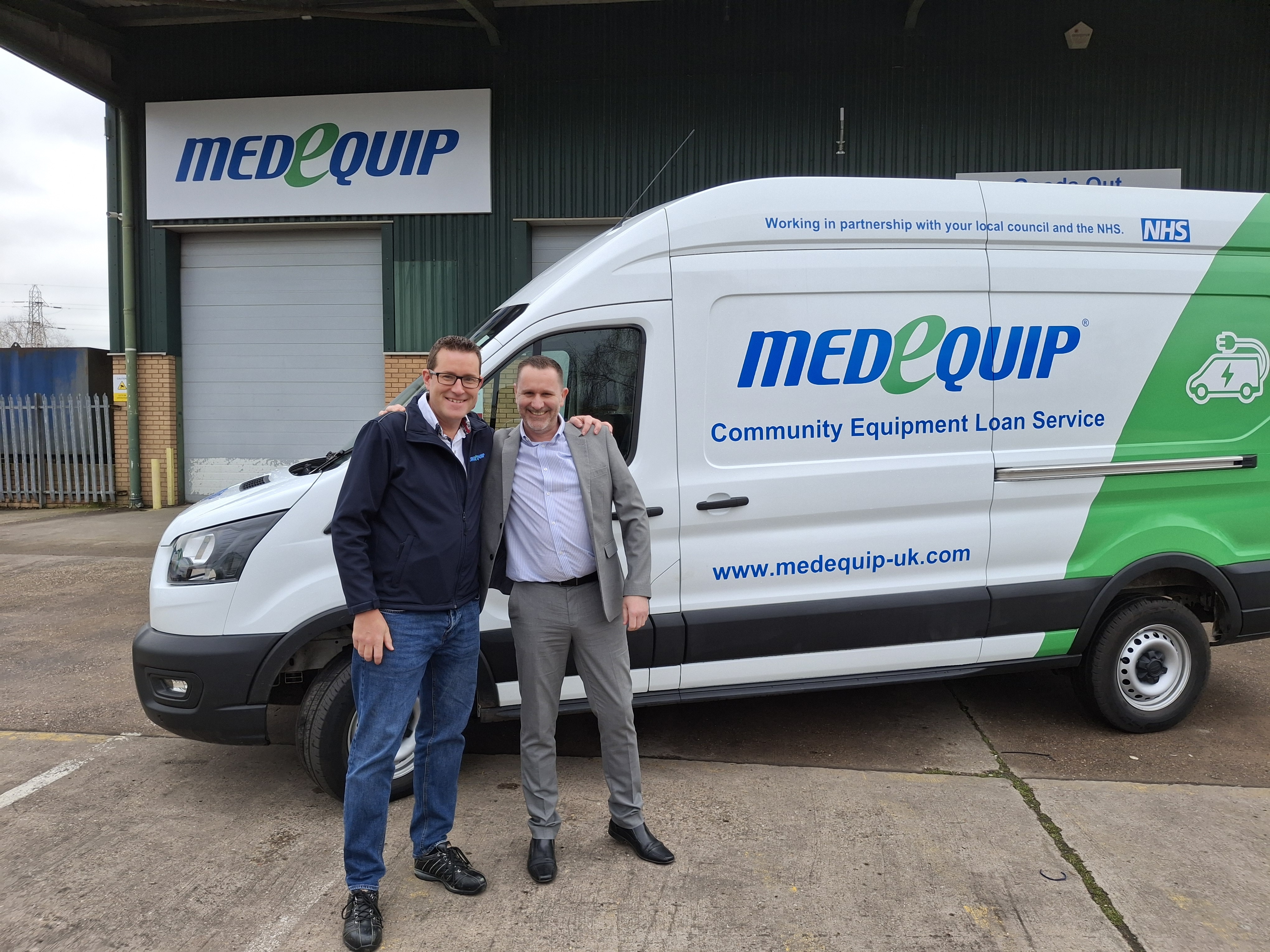 Richard Horton, Medequip Head of Fleet (l) and Martin Terry, Ford Fleet Sales (r).