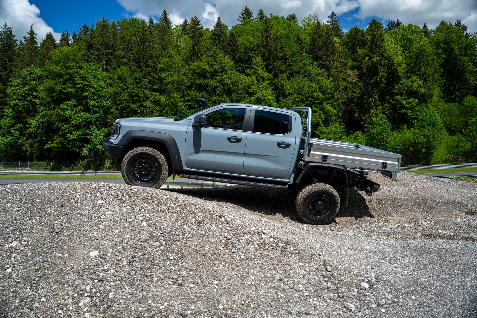 Ranger Super Duty showing ground clearance