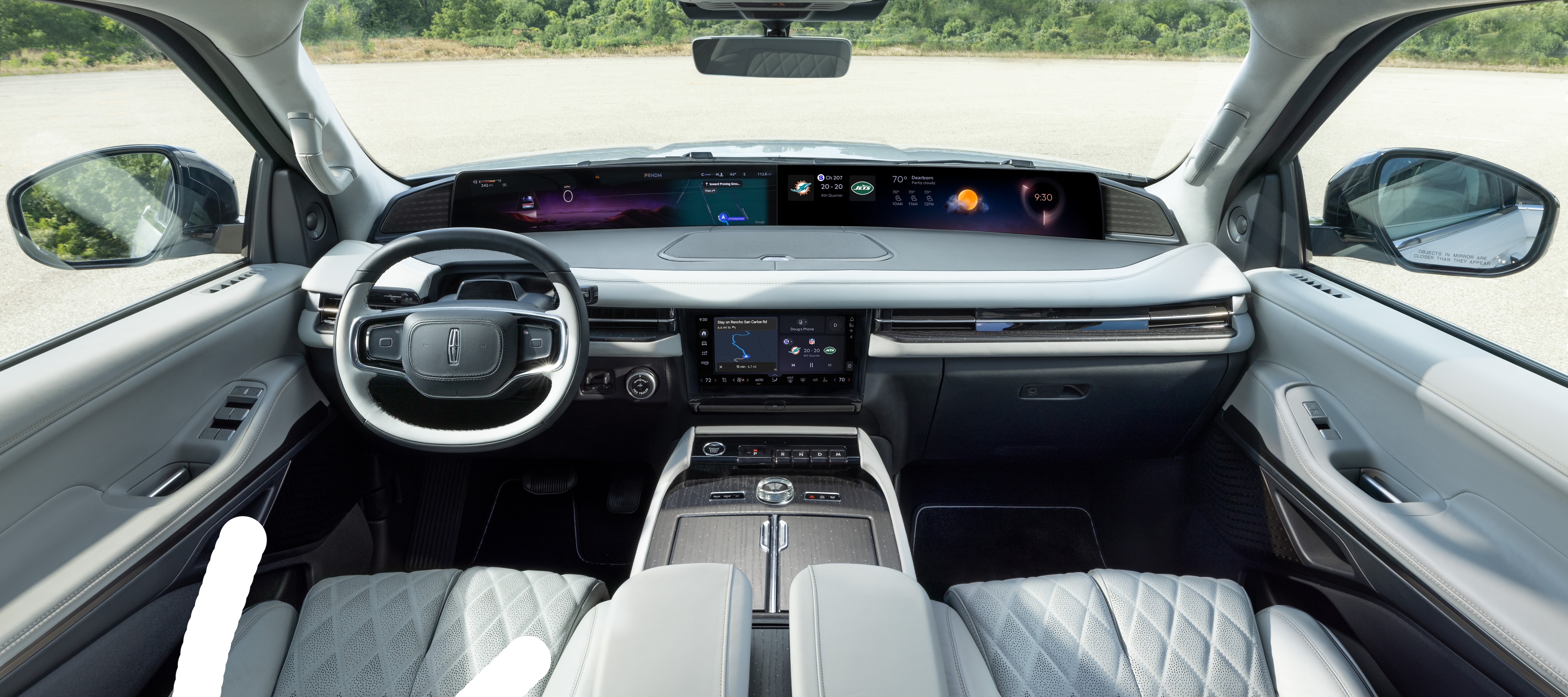 Now, when you tune into your favorite sports game on SiriusXM while on the road in vehicles with the Ford and Lincoln Digital Experience, the score of the game is displayed in the audio widget, appearing closer to your line of sight, as you keep your eyes on the road ahead. 