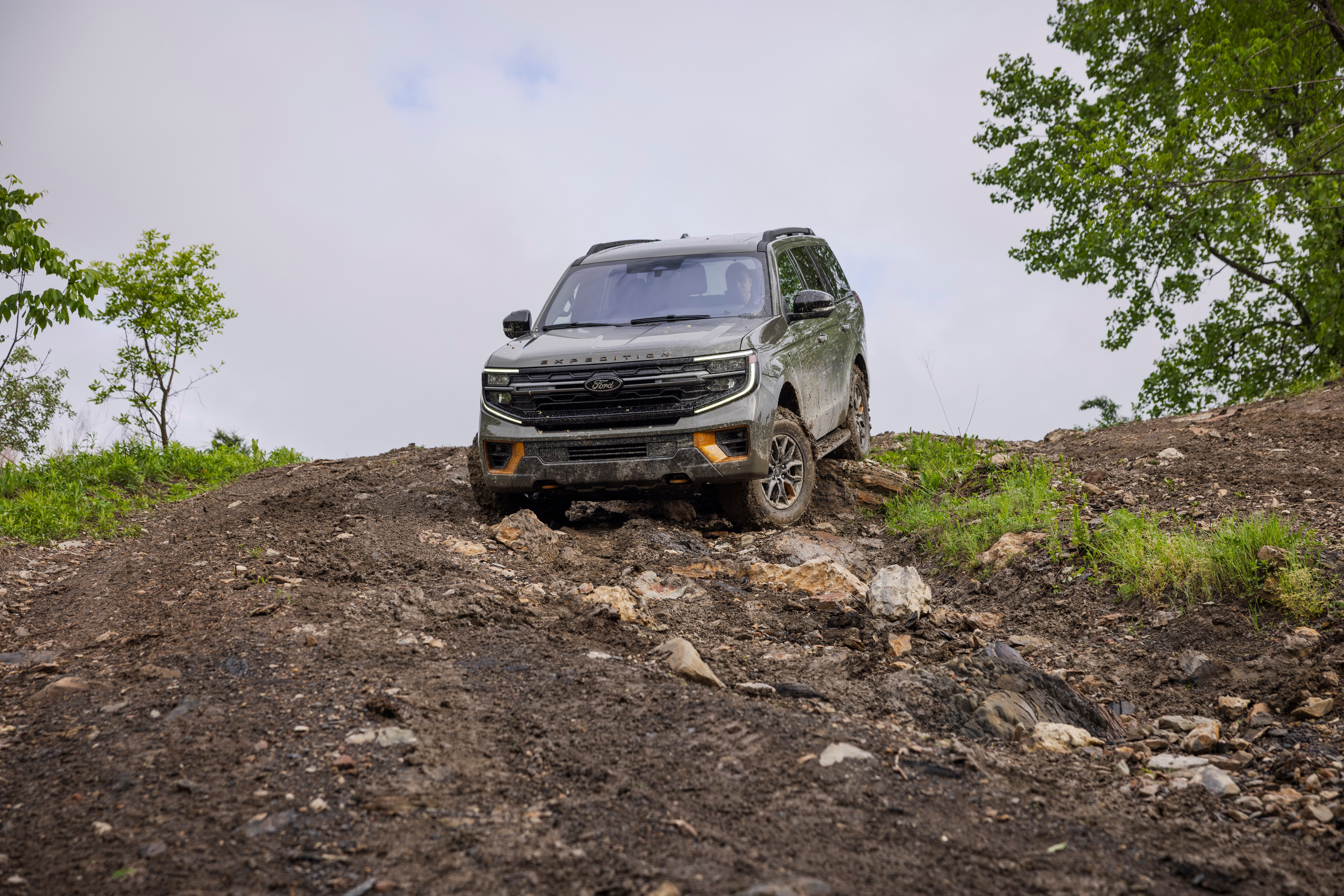 2025 Expedition Tremor with optional features shown.