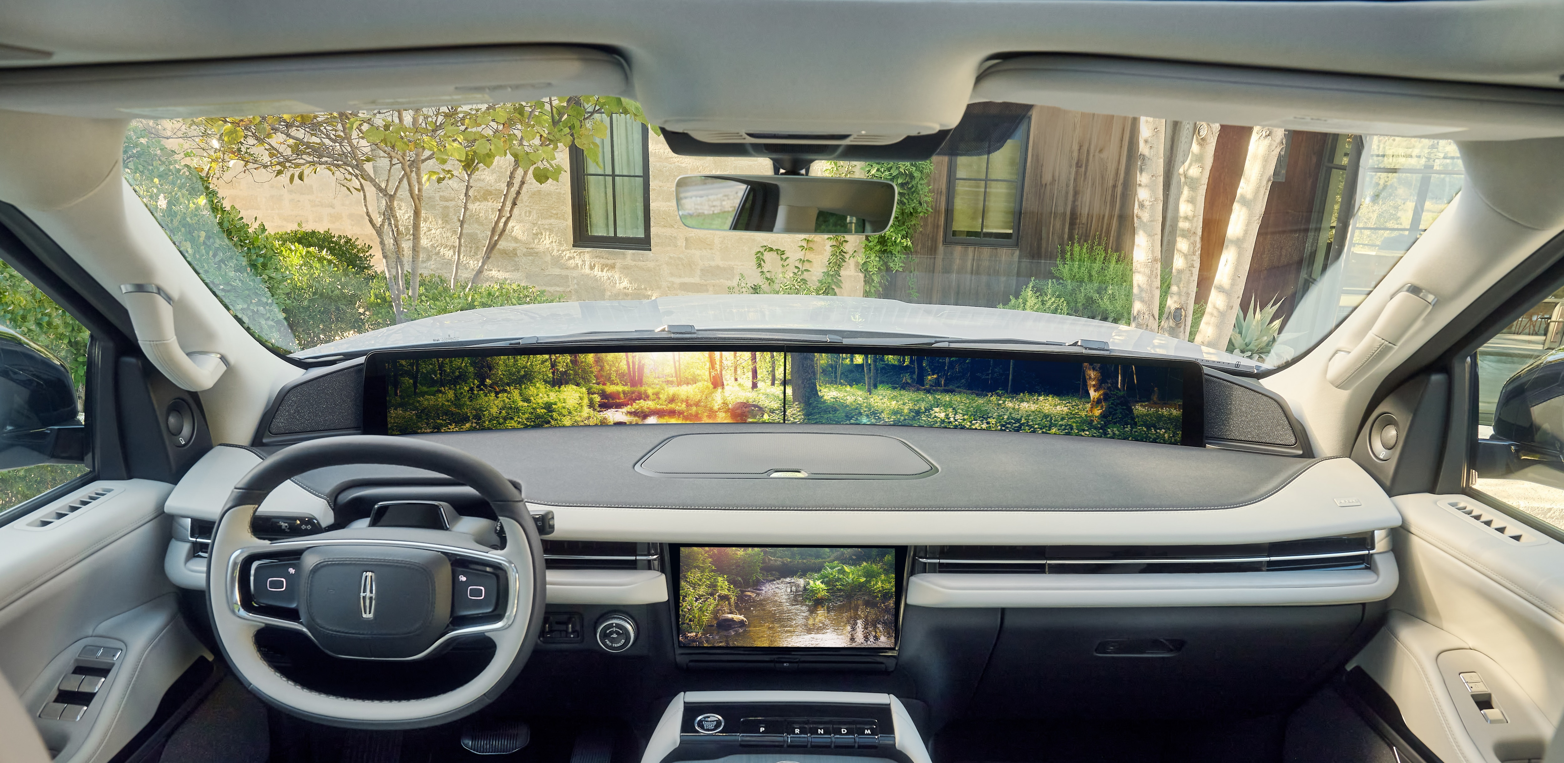 Developed in collaboration with our partners at Calm, Forest Meditation, the new Lincoln Rejuvenate theme, is an immersive, multi-sensory experience designed to bring the serene power of nature directly to your vehicle.